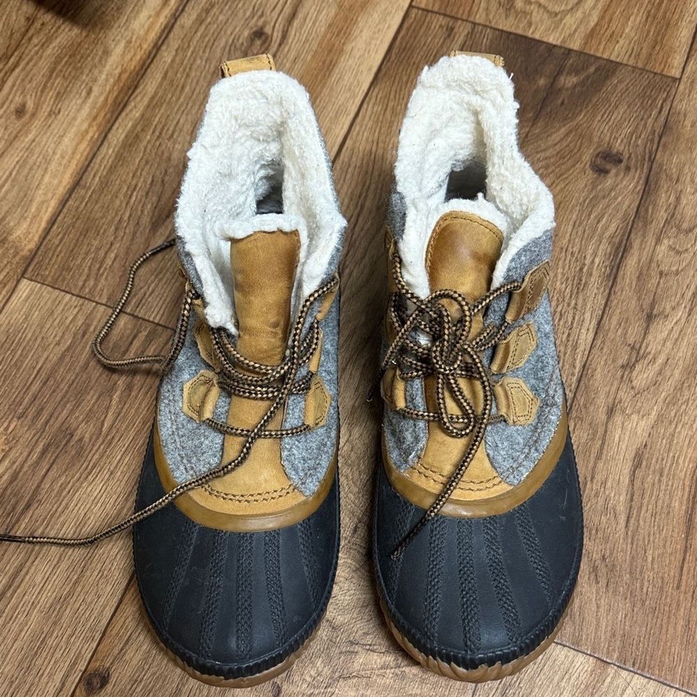 Sorel Kids' Tan and Black Winter Boots